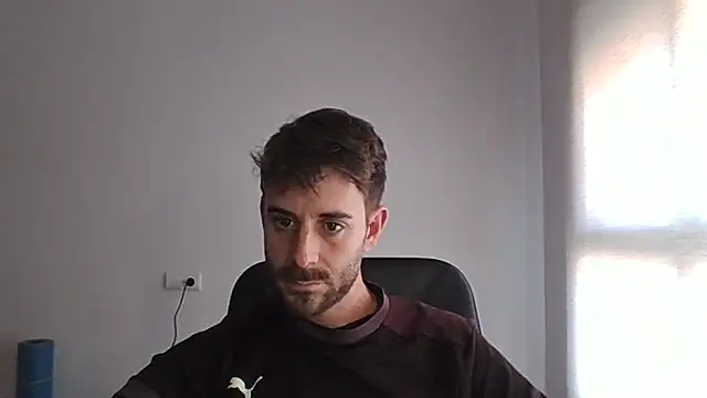 Snapshot of vargas90 chatting on December 18, 2025, 12:33 pm vargas90 online show from December 18, 2025, 12:33 pm