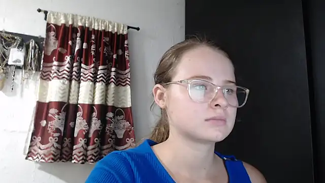 HellenMiyer1111 online show from September 25, 2025, 2:54 pm