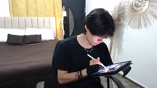 Elio-cam online show from November 3, 2025, 8:26 am