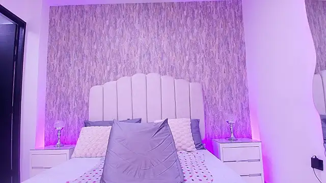 raven lilith  online show from March 20, 2026, 3:22 am