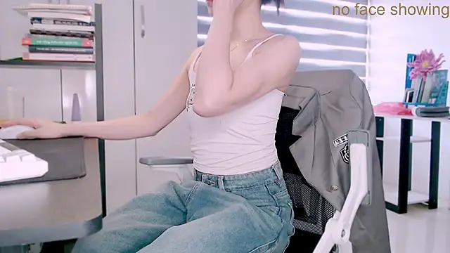 Shyn   online show from November 27, 2025, 6:37 am