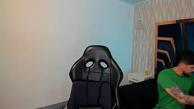 Snapshot of Petesevans chatting on November 10, 2025, 11:15 pm Petesevans online show from November 10, 2025, 11:15 pm