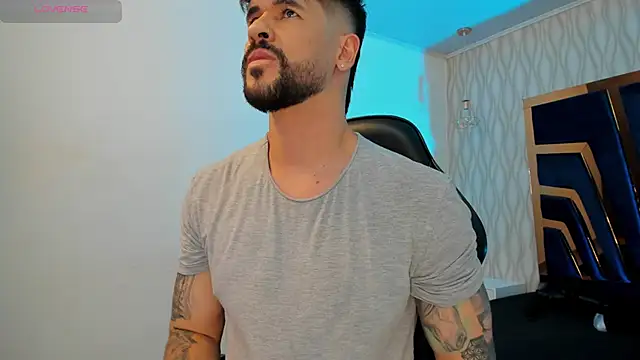 Snapshot of Petesevans chatting on November 15, 2025, 11:21 pm Petesevans online show from November 15, 2025, 11:21 pm