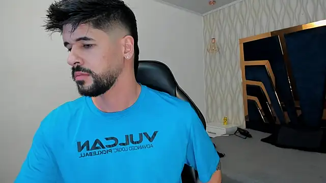 Snapshot of Petesevans chatting on November 28, 2025, 11:18 pm Petesevans online show from November 28, 2025, 11:18 pm