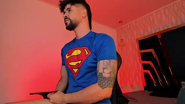 Snapshot of Petesevans chatting on December 2, 2025, 11:23 pm Petesevans online show from December 2, 2025, 11:23 pm