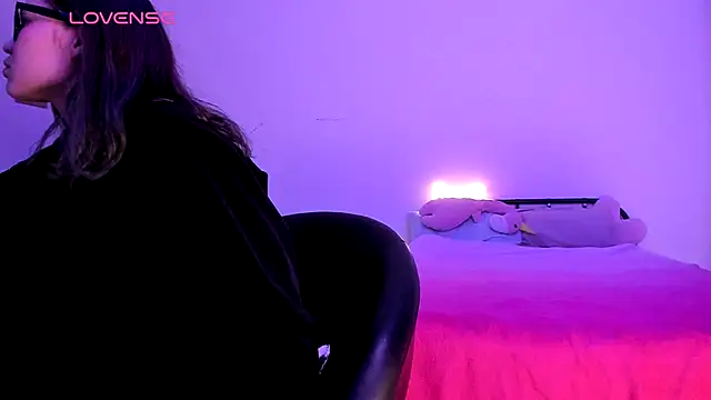 Milena joline online show from October 28, 2025, 2:42 pm