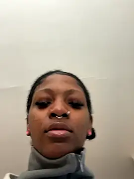 Snapshot of mochamimi chatting on November 17, 2025, 3:12 am mochamimi online show from November 17, 2025, 3:12 am