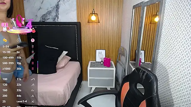 BIANCAROY1 online show from October 24, 2025, 7:10 pm