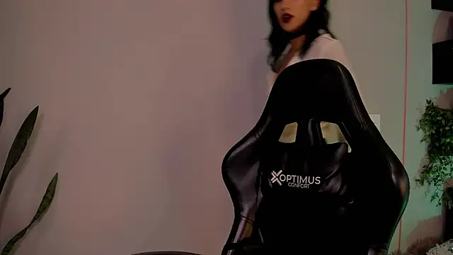 sussyprice online show from November 12, 2025, 10:09 pm