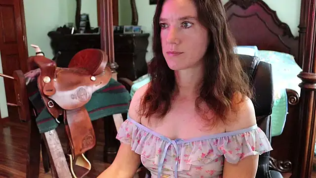 thornburyrose online show from November 26, 2025, 6:31 pm