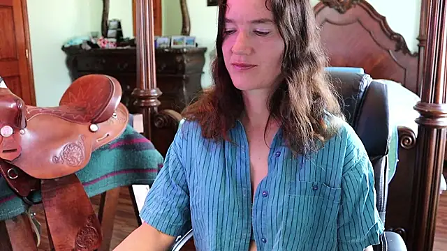 thornburyrose online show from February 18, 2026, 7:10 pm