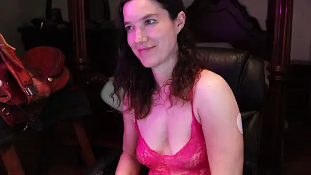 Snapshot of thornburyrose chatting on March 8, 2026, 2:04 am thornburyrose online show from March 8, 2026, 2:04 am