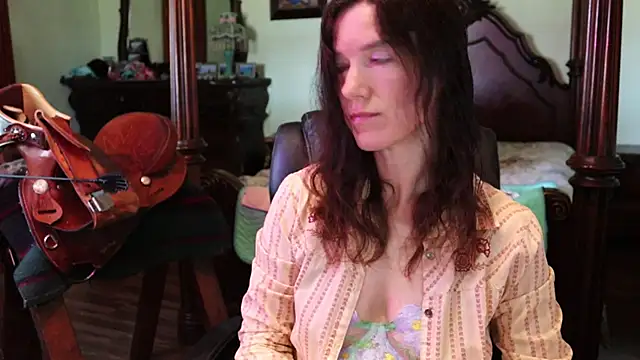 Snapshot of thornburyrose chatting on March 12, 2026, 6:58 pm thornburyrose online show from March 12, 2026, 6:58 pm
