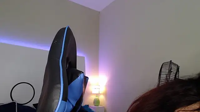 ChantalPetit online show from November 29, 2025, 4:21 pm