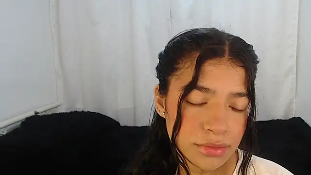 Snapshot of Liz_Galactic chatting on December 15, 2024, 6:59 pm Liz Galactic online show from December 15, 2024, 6:59 pm