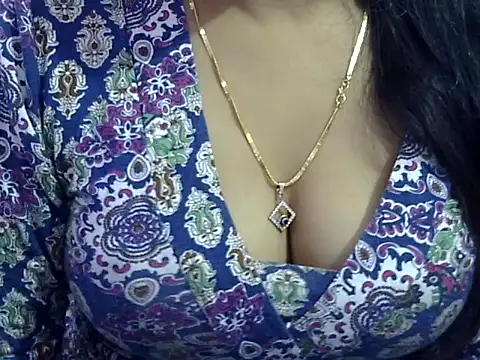 Snapshot of Your_wild_Dia chatting on November 15, 2025, 6:48 pm Your wild Dia online show from November 15, 2025, 6:48 pm