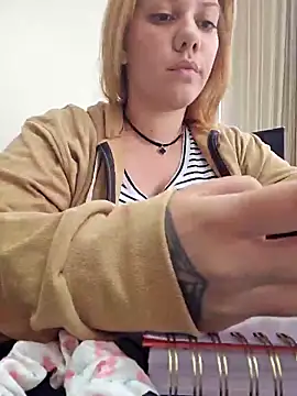 Snapshot of Janefruti chatting on February 12, 2025, 5:37 pm Janefruti online show from February 12, 2025, 5:37 pm