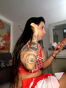 kiaraglam2 online show from October 28, 2025, 2:20 pm