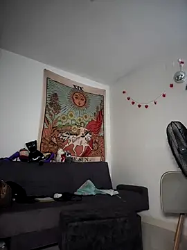 kiaraglam2 online show from November 24, 2025, 1:33 pm