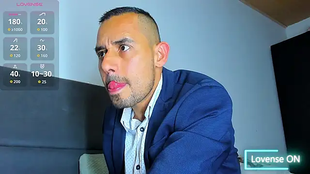 jhonyalzate2 online show from November 28, 2025, 3:09 am