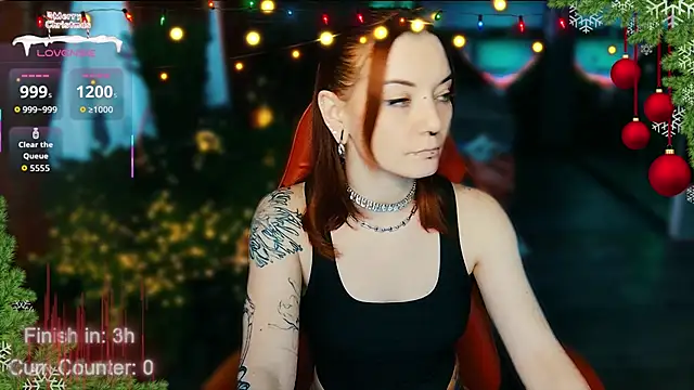 Snapshot of MaxPhoenixx chatting on December 19, 2025, 11:17 am MaxPhoenixx online show from December 19, 2025, 11:17 am