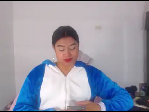 Snapshot of katrinawillff chatting on June 10, 2026, 12:59 pm katrinawillff online show from June 10, 2026, 12:59 pm