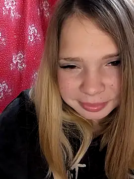 Zuli Kiska online show from October 30, 2025, 8:42 pm