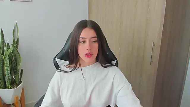 iriswest  online show from December 26, 2024, 4:04 pm