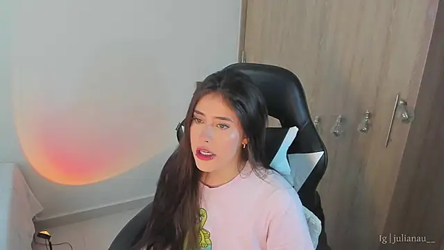 iriswest  online show from January 15, 2025, 10:35 pm