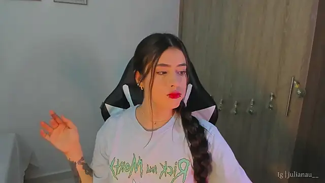 iriswest  online show from January 19, 2025, 11:00 pm