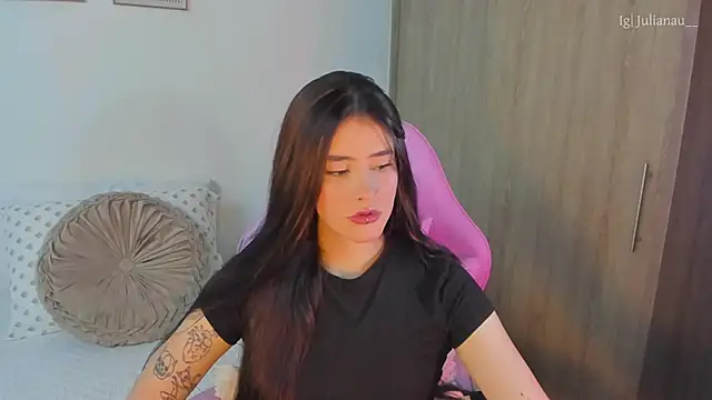 iriswest  online show from March 10, 2025, 11:06 pm