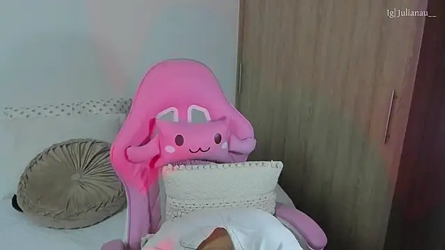 iriswest  online show from March 13, 2025, 11:16 pm