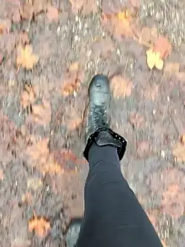 beauty-of-pain online show from November 25, 2025, 9:53 am