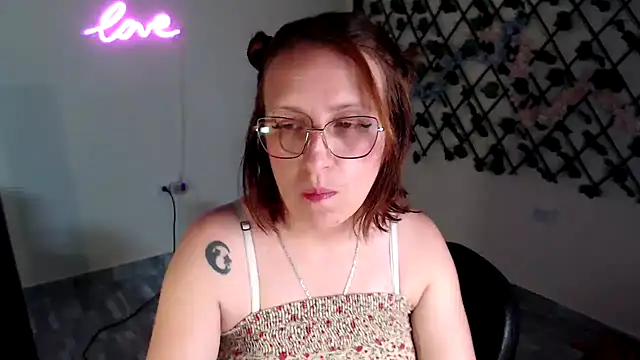 Snapshot of kittykalor09 chatting on April 17, 2026, 2:03 am kittykalor09 online show from April 17, 2026, 2:03 am