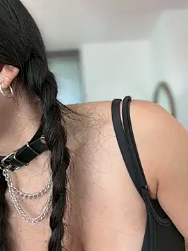 Snapshot of LoveLillyy chatting on December 2, 2025, 10:27 pm LoveLillyy online show from December 2, 2025, 10:27 pm