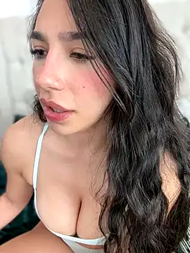 Snapshot of LoveLillyy chatting on December 15, 2025, 9:41 pm LoveLillyy online show from December 15, 2025, 9:41 pm