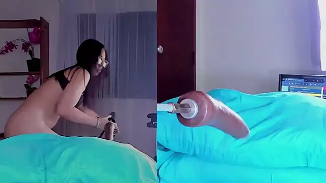 Angeli Wu  online show from December 4, 2024, 3:48 am