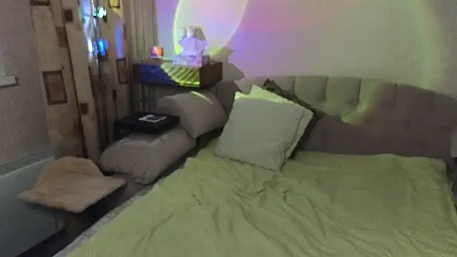 Vivian Davis online show from February 2, 2026, 7:23 pm