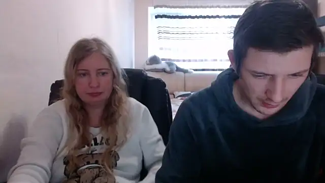 Snapshot of PeterAndJen chatting on March 8, 2025, 4:17 pm PeterAndJen online show from March 8, 2025, 4:17 pm