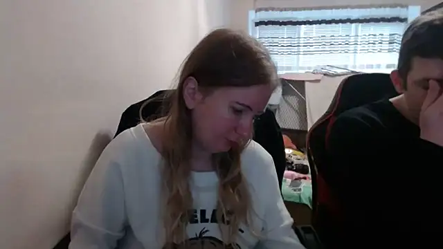 Snapshot of PeterAndJen chatting on October 7, 2025, 7:38 am PeterAndJen online show from October 7, 2025, 7:38 am