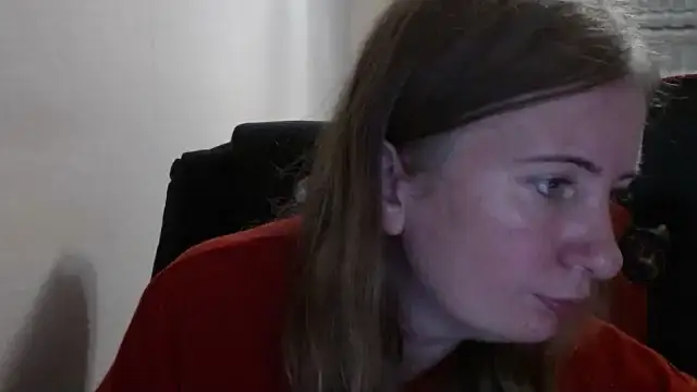 Snapshot of PeterAndJen chatting on October 24, 2025, 6:15 pm PeterAndJen online show from October 24, 2025, 6:15 pm