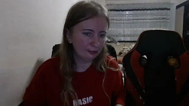 Snapshot of PeterAndJen chatting on October 25, 2025, 6:24 pm PeterAndJen online show from October 25, 2025, 6:24 pm