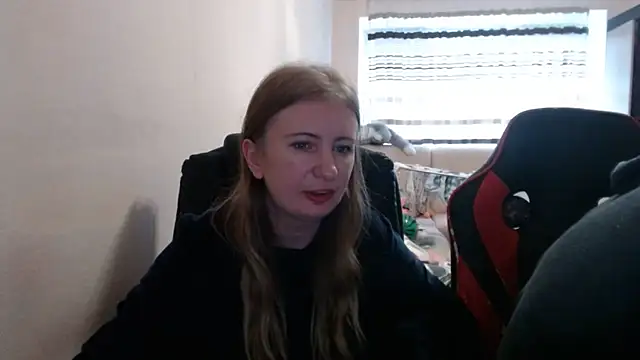 Snapshot of PeterAndJen chatting on October 28, 2025, 7:12 am PeterAndJen online show from October 28, 2025, 7:12 am