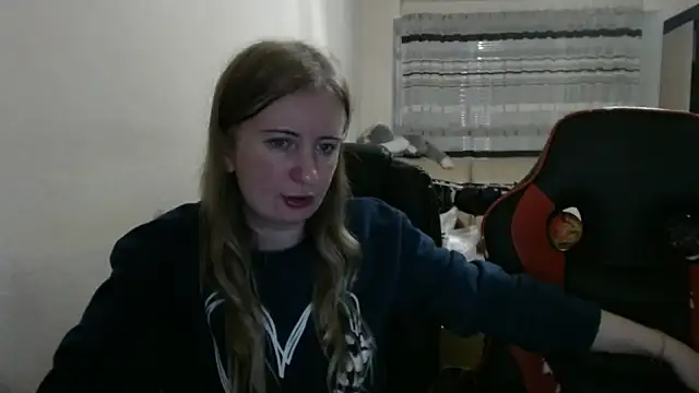 Snapshot of PeterAndJen chatting on November 1, 2025, 8:22 pm PeterAndJen online show from November 1, 2025, 8:22 pm