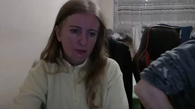 Snapshot of PeterAndJen chatting on November 7, 2025, 7:47 pm PeterAndJen online show from November 7, 2025, 7:47 pm