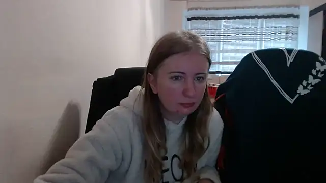 Snapshot of PeterAndJen chatting on November 9, 2025, 8:01 am PeterAndJen online show from November 9, 2025, 8:01 am