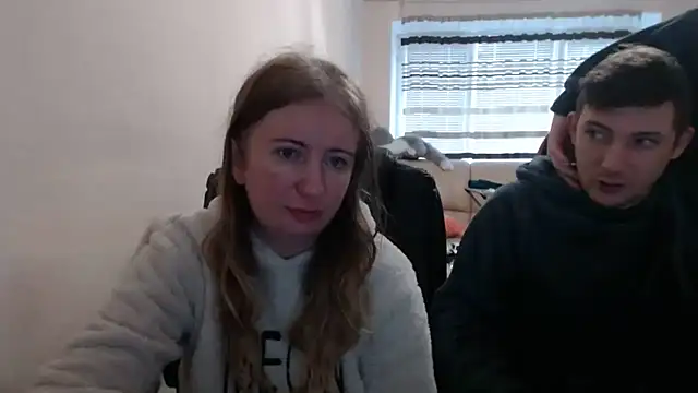 Snapshot of PeterAndJen chatting on November 10, 2025, 8:13 am PeterAndJen online show from November 10, 2025, 8:13 am