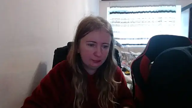 Snapshot of PeterAndJen chatting on November 14, 2025, 10:47 am PeterAndJen online show from November 14, 2025, 10:47 am