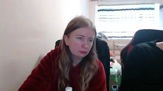 Snapshot of PeterAndJen chatting on November 15, 2025, 6:33 am PeterAndJen online show from November 15, 2025, 6:33 am