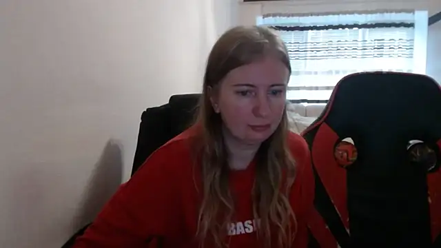 Snapshot of PeterAndJen chatting on November 20, 2025, 8:03 am PeterAndJen online show from November 20, 2025, 8:03 am